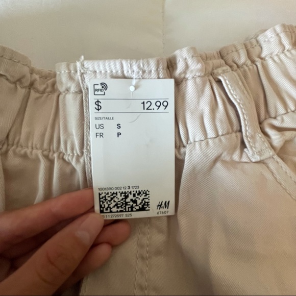 beige shorts H&M - Picture 3 of 3